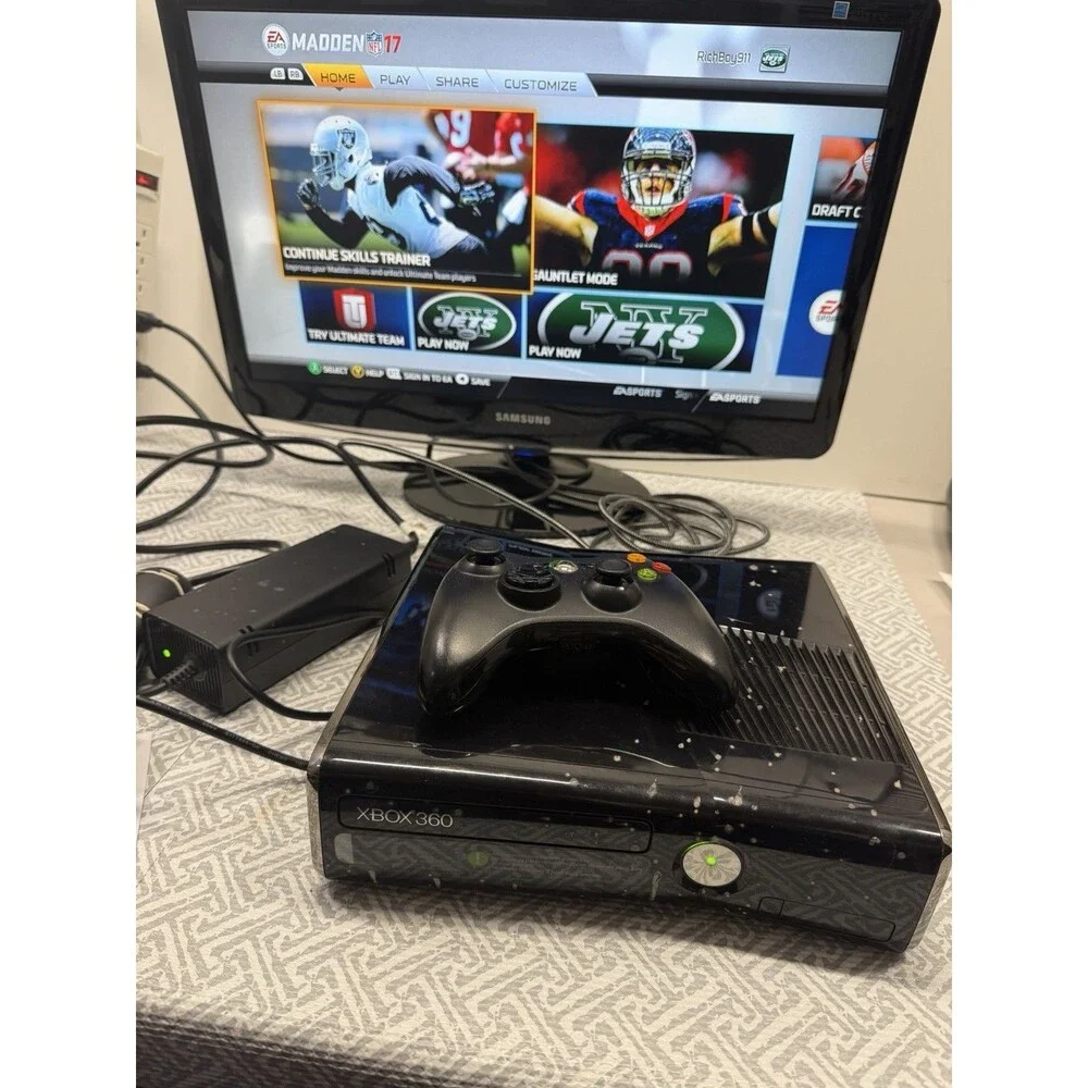 Microsoft Xbox 360 S Slim Console Model 1439 - 250GB Black - CIB (No HDMI)